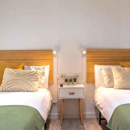 Unamuno, Al Lado Del Casco Viejo Bilbao