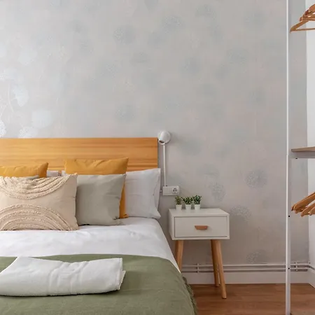 Unamuno, Al Lado Del Casco Viejo * Bilbao