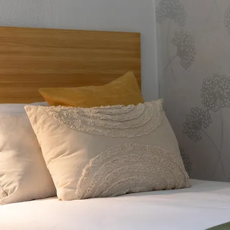 Unamuno, Al Lado Del Casco Viejo *