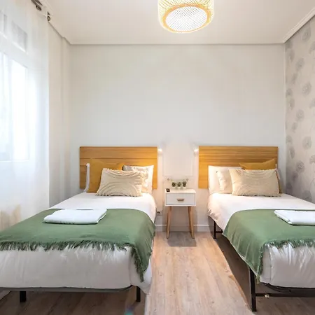 Unamuno, Al Lado Del Casco Viejo * Bilbao