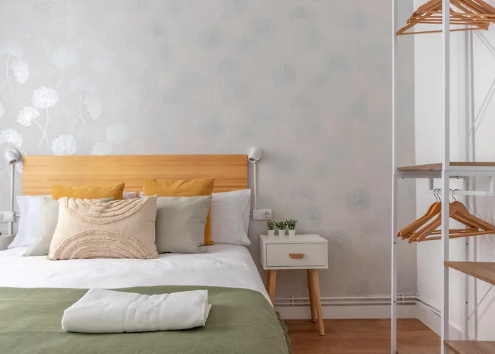 Unamuno, Al Lado Del Casco Viejo * Bilbao