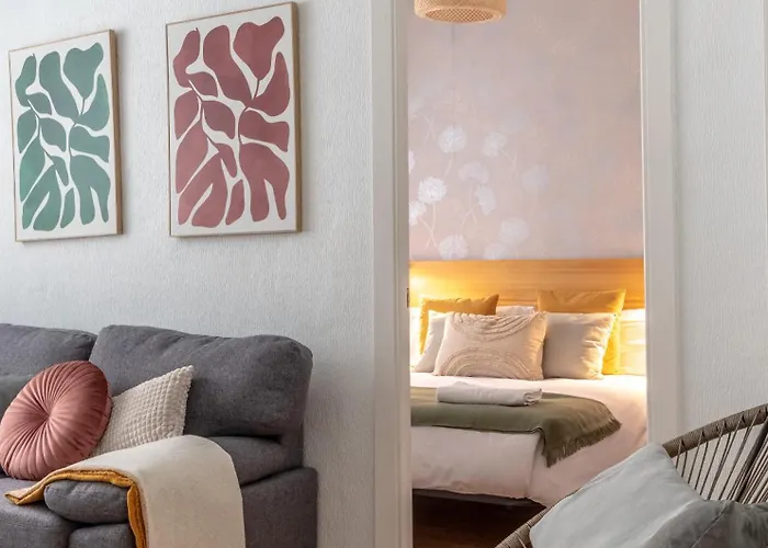 Unamuno, Al Lado Del Casco Viejo * Bilbao